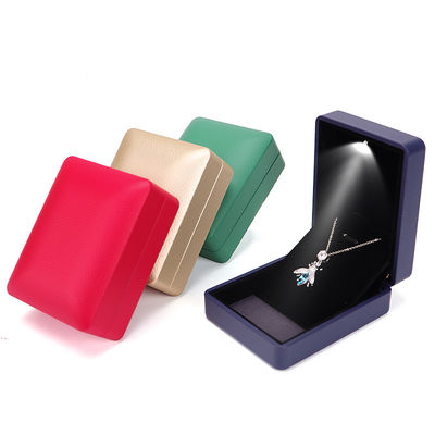 acheter Boîte à bijoux en cuir avec logo rond Hanhong lumineux écran de soie imprimé boîte à bague personnalisée online manufacture