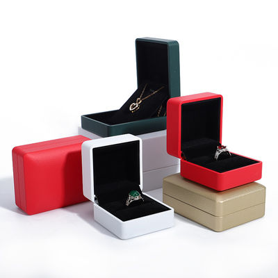 Boîte à bijoux en cuir avec logo rond Hanhong lumineux écran de soie imprimé boîte à bague personnalisée