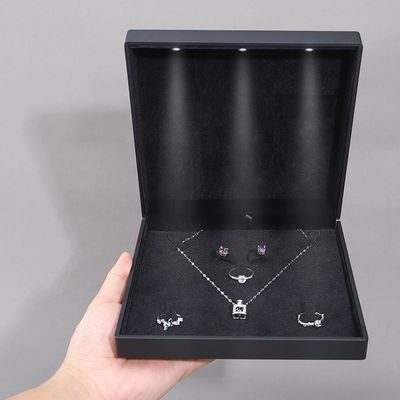 acheter Boîte à bijoux LED à l'épreuve des rayures de luxe Collier d'emballage online manufacture