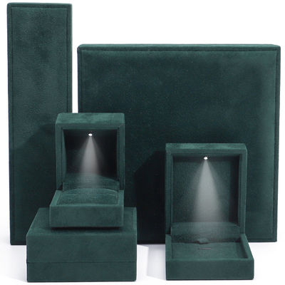 acheter Boîte d'emballage de bijoux de luxe en velours vert foncé avec lumière LED lumineuse online manufacture