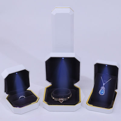 Logo personnalisé Joaillerie légère Boîte cadeau pour bracelet Boucles d'oreilles Pendentif Collier de velours Bague de bijoux artisanale