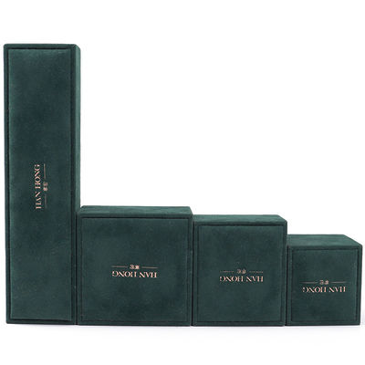 Vente en gros Fabrication de luxe Coffret de bijoux en velours Logo personnalisé Collier vert foncé Bracelet Boucles d'oreilles Anneau Emballage Coffret de bijoux en velours