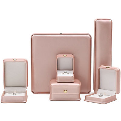 Logo personnalisé Boîte à bijoux Rose or Design de couronne en cuir pour anneaux Boucles d'oreilles et colliers