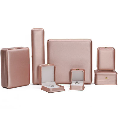 Logo personnalisé Boîte à bijoux Rose or Design de couronne en cuir pour anneaux Boucles d'oreilles et colliers