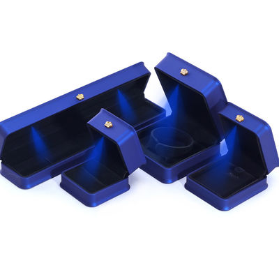 Boîte d'emballage personnalisée de bijoux de couronne de luxe avec lumière LED et design manuel