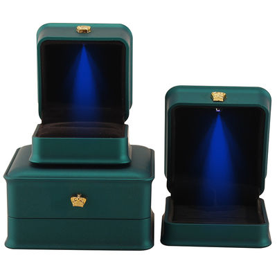 acheter Boîte à bijoux à lumière LED pour bijoux de couronne de luxe personnalisés Emballage de bijoux en plastique de velours online manufacture