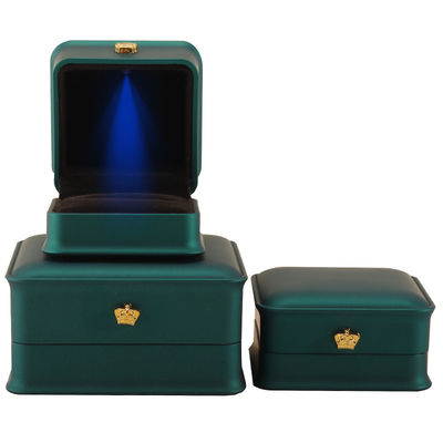 Boîte à bijoux à lumière LED pour bijoux de couronne de luxe personnalisés Emballage de bijoux en plastique de velours