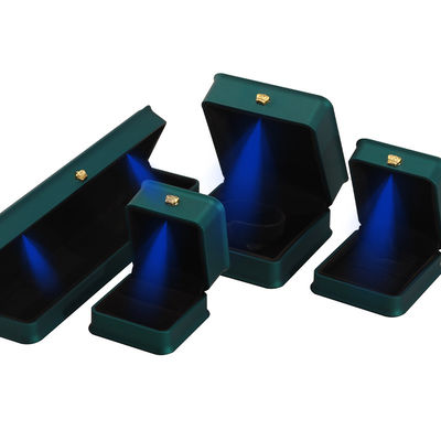 Boîte à bijoux à lumière LED pour bijoux de couronne de luxe personnalisés Emballage de bijoux en plastique de velours