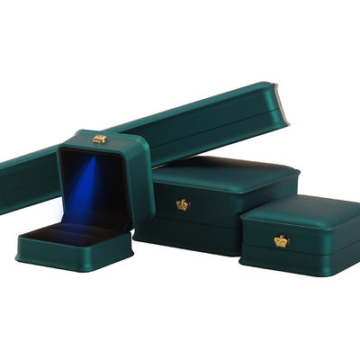 Boîte à bijoux à lumière LED pour bijoux de couronne de luxe personnalisés Emballage de bijoux en plastique de velours