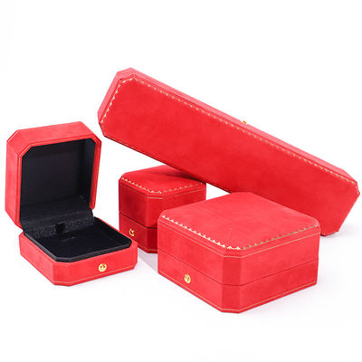 Logo personnalisé Package de bijoux en velours rouge pour pendentifs Boucles d'oreilles Bracelet Collier Ring