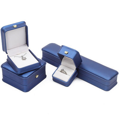 Package de bijoux les plus récents Couronne en cuir bleu Boîte à bijoux pour bracelet Collier pendentif