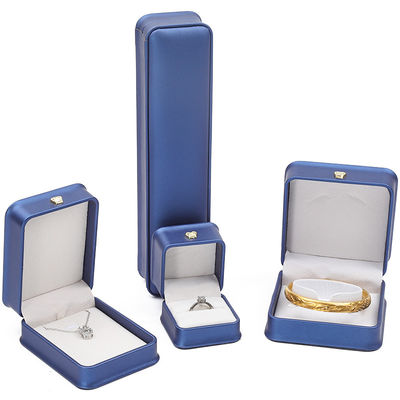 Package de bijoux les plus récents Couronne en cuir bleu Boîte à bijoux pour bracelet Collier pendentif
