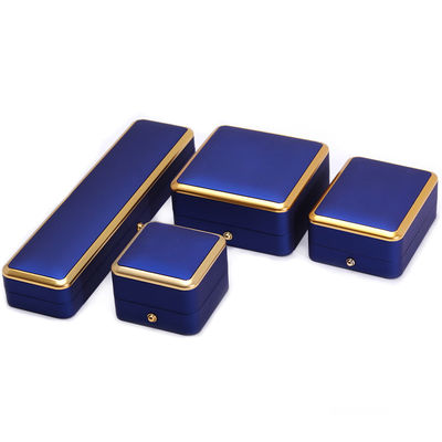 Collier carré et anneau personnalisé Boîte à bijoux LED bleu clair avec style élégant de luxe