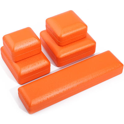Logo personnalisé Rectangle orange Coffret de bijoux en cuir pour le stockage de collier de bracelet de luxe