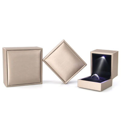 Logo personnalisé Hanhong Coffret de bijoux en velours en faux cuir pour boucles d'oreilles Bracelet Collier Ring