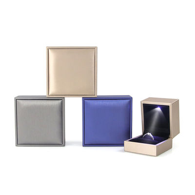 Boîte à bijoux à LED bleue pour l'emballage de luxe des boucles d'oreilles des bracelets des colliers des anneaux