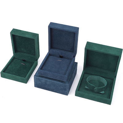 Boîte de bijoux en velours foncé personnalisée pour colliers de luxe Boucles d'oreilles Bracelet Ring 9*9*4cm