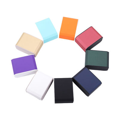Boîte à bijoux en plastique LED de taille personnalisée avec revêtement de velours et éclairage LED