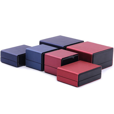 Package de bijoux Hanhong Logo personnalisé en cuir LED Light Box pour bracelet Collier et anneau