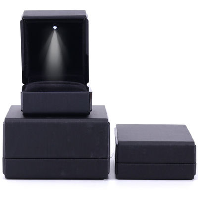 Boîte à bijoux à LED noir faite à la main pour l'emballage en cuir au logo personnalisé Hanhong