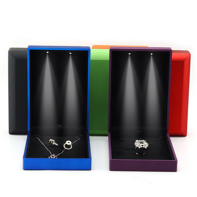 Hanhong Logo personnalisé Peinture à pulvériser Joaillerie Boîte d'emballage pour boucles d'oreilles Collier Ring LED Set