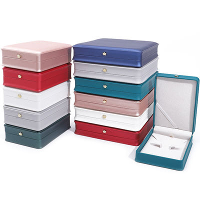 Rectangle fabriqué à la main Hanhong Custom Logo Box Couronne Design Luxueuse Boîte en cuir PU Collier Bague bijoux Boîte