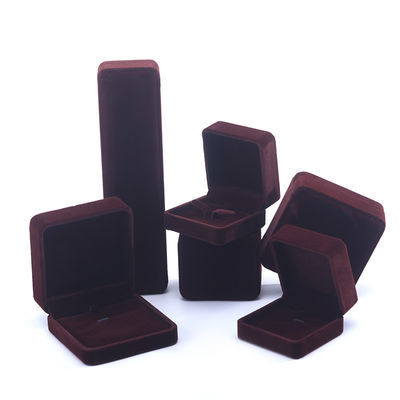 Boîte à bijoux en velours marron de taille personnalisée pour l'emballage de colliers, boucles d'oreilles et bracelets