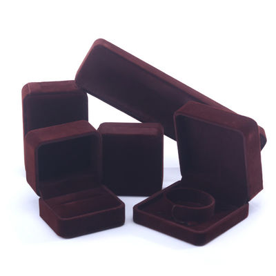 Boîte à bijoux en velours marron de taille personnalisée pour l'emballage de colliers, boucles d'oreilles et bracelets