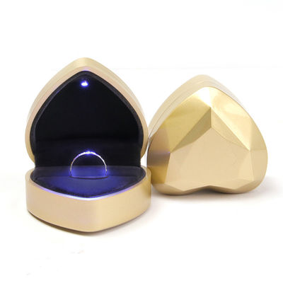 acheter Cassette de bijoux en or en forme de cœur à LED pour la taille personnalisée et le logo du client online manufacture