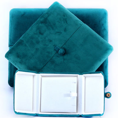 10*10*3cm Logo personnalisé Box de bijoux de luxe pour les boucles d'oreilles de bracelet de velours vert Emballage