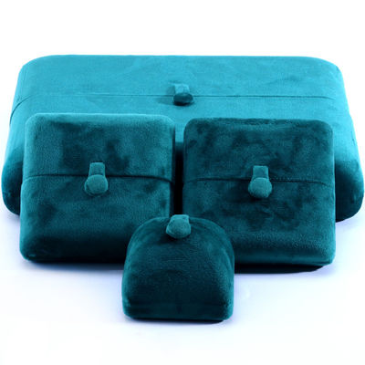 10*10*3cm Logo personnalisé Box de bijoux de luxe pour les boucles d'oreilles de bracelet de velours vert Emballage