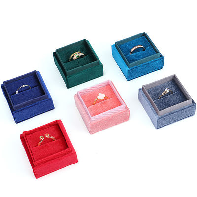 Logo du client Hanhong Velour Jewelry Affichage boîte cadeau pour les fiançailles personnalisées
