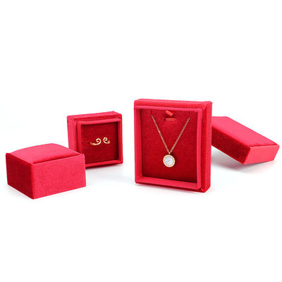 Logo du client Hanhong Velour Jewelry Affichage boîte cadeau pour les fiançailles personnalisées