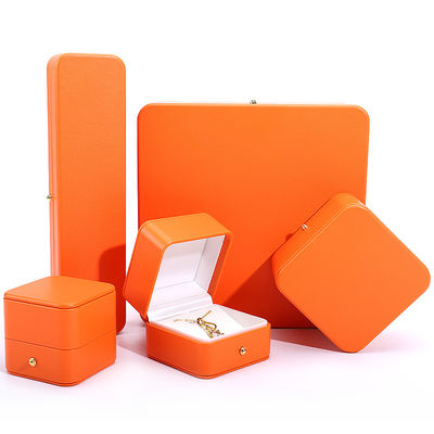 Organiseur de bijoux de voyage en cuir et velours personnalisé pour boucles d'oreilles en anneau de collier