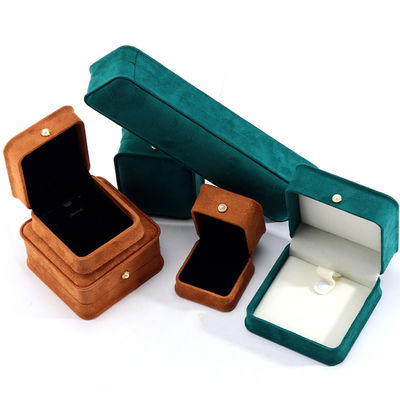 Boîte d'emballage personnalisée de bijoux de luxe pour bracelet de velours boucles d'oreilles collier de perle