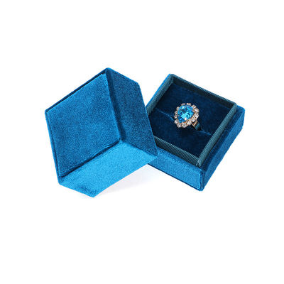 acheter Boîte de rangement d'anneau carré bleu clair pour l'affichage de bijoux en velours de taille personnalisée en velours online manufacture