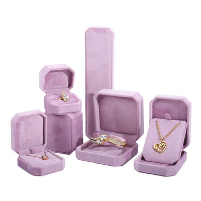 Boîte de bijoux en velours à logo personnalisé pour l'emballage de bague de bracelet de collier rose Hanhong