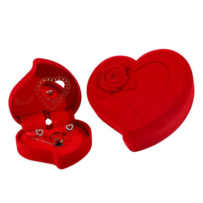 Boîte de bijoux en velours pour le collier d'amour rouge Collier et boucles d'oreilles