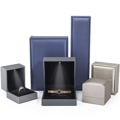 Pinceau de finition en cuir en PU LED Box de stockage de bijoux de plusieurs couleurs