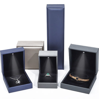 Pinceau de finition en cuir en PU LED Box de stockage de bijoux de plusieurs couleurs
