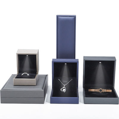 Pinceau de finition en cuir en PU LED Box de stockage de bijoux de plusieurs couleurs