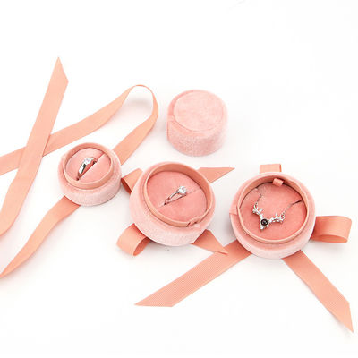 Boîte à anneau en tissu de flanelle pour emballage de bijoux 5*4,5*5cm de velours plastique