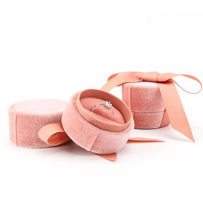 Boîte à anneau en tissu de flanelle pour emballage de bijoux 5*4,5*5cm de velours plastique