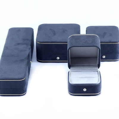 La plus récente boîte de bijoux en velours gris pour bracelet Collier Ring Logo personnalisé Hanhong 2023
