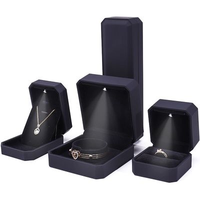 Le plus récent logo personnalisé LED Jeu de bijoux boîte d'affichage pour les anneaux colliers Bracelets et boucles d'oreilles