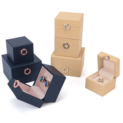 acheter Caisse de bijoux en cuir en PU de luxe avec logo personnalisé et estampage à chaud online manufacture