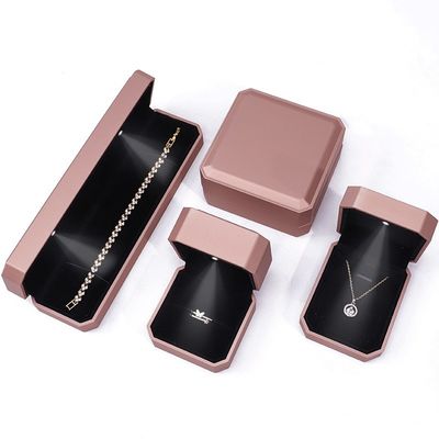 Boîte de bijoux de luxe LED personnalisée Emballage pour anneaux Colliers Bracelets Boucles d'oreilles