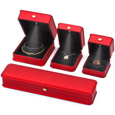 acheter Des boîtes à bijoux de couleur rouge, des boîtes à bijoux avec logo personnalisé online manufacture