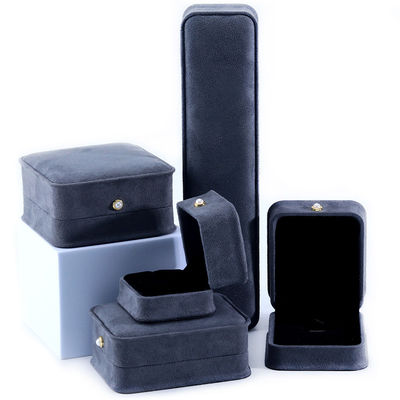 Boîte à bijoux en velours gris faite à la main pour les bracelets de luxe personnalisés