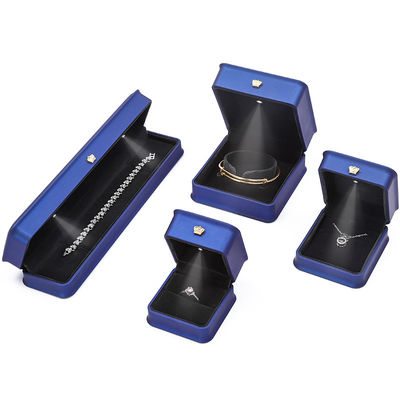 Boîte de rangement de bijoux en cuir en PU convexe doux Luxe Boîte de bijoux couleur bleu foncé